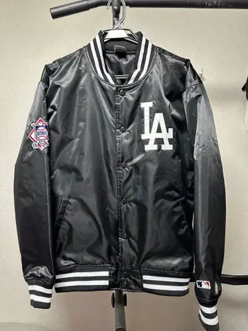 LA 블랙 바시티 자켓