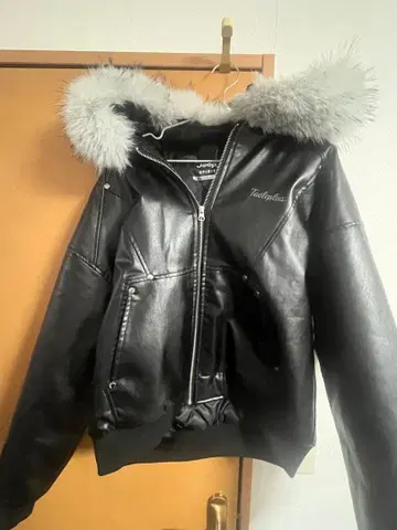 Jeep 블랙 다운 자켓 퍼 포함