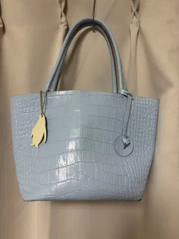 라이트 블루 크로커다일풍 핸드백 코티백