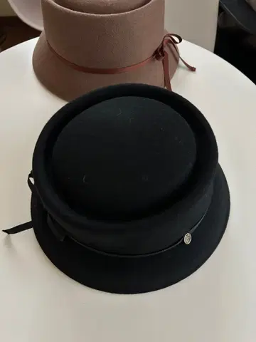 블랙 울 보울러 햇