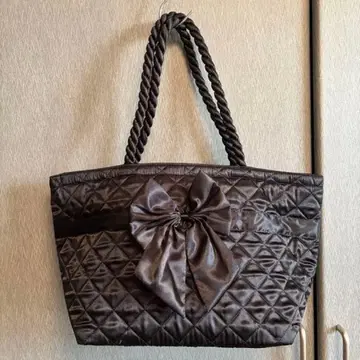 나래야 블랙 실크 퀼팅 토트백 보트형 L 사이즈