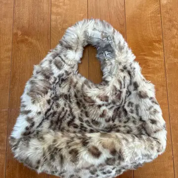 레오파드 무늬 핸드백