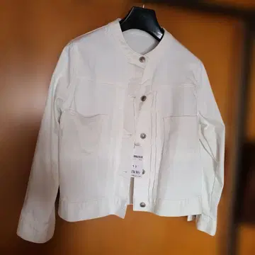 DoCLASSE 화이트 데님 자켓