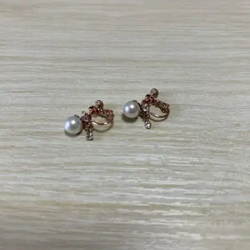 펄과 크리스탈의 로즈 골드 귀찌