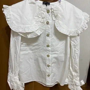 sister jane 프릴 달린 화이트 셔츠