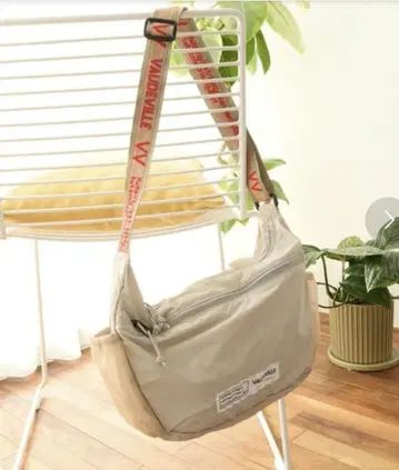 프릭스스토어 보드빌 나일론 로고 테이프 숄더백