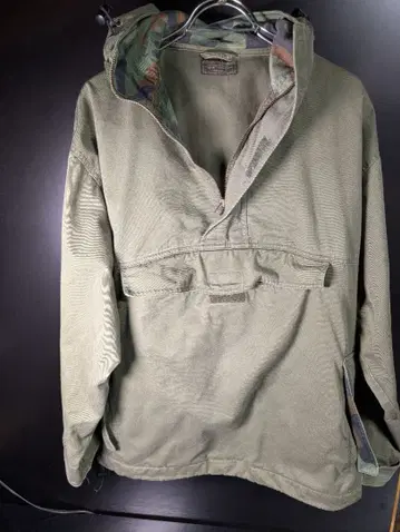 레어템 올리브 그린 밀리터리풍 아노락 후드티