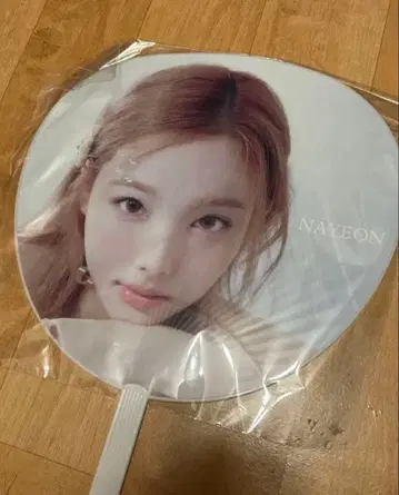 TWICE 나연 부채 BEAT AX 비트악스