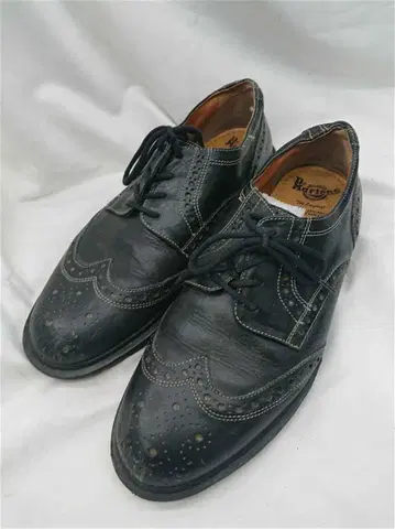 닥터마틴 윙팁 가죽 신발 블랙 계열 남성용