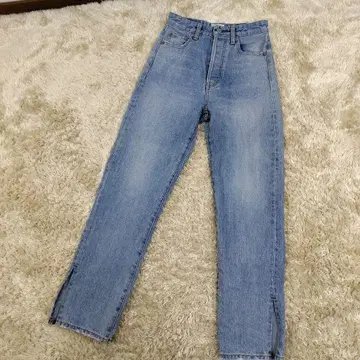 Ungrid 하이웨스트 슬릿 스트레이트 디자인 데님