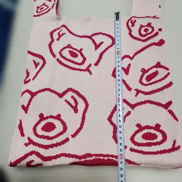 곰 무늬 핑크 토트백