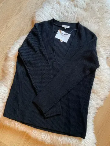 PLST 블랙 V넥 리브 스웨터 미사용 택 포함