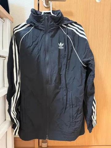 adidas 블랙 스트라이프 자켓