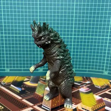 울트라맨 제1화 [울트라 작전 제1호]에 등장하는 우주 괴수 벰라