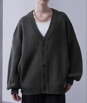 볼륨 슬리브 오버 니트 가디건