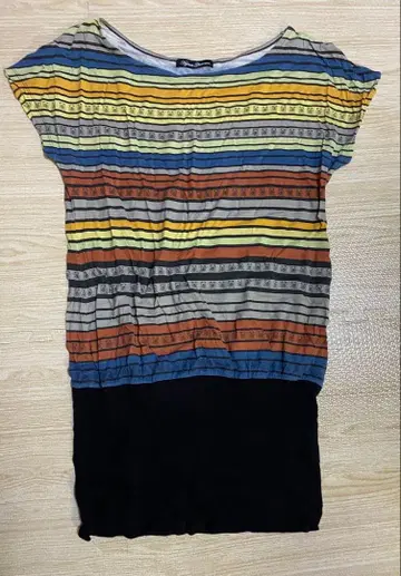 Hysterie Glamour 스트라이프 반팔 튜닉