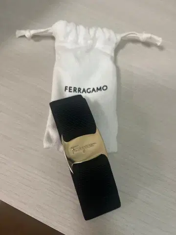 페라가모 머리핀 블랙