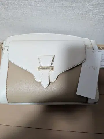 anySis 플랩 숄더백 화이트/베이지