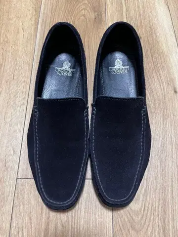 Crockett & Jones 스웨이드 로퍼 블랙