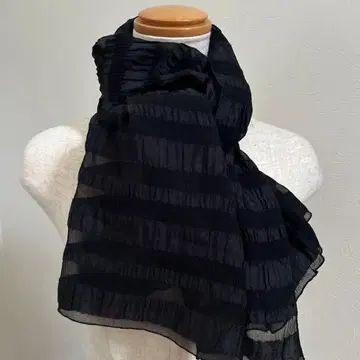 엠포리오 아르마니 블랙 스트라이프 접이식 실크 스톨