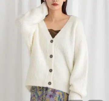 부클레 V넥 가디건