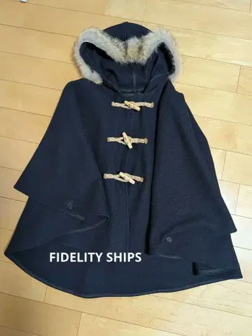 후드 부착 네이비 판초 케이프 코트