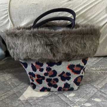 페이 레오파드 무늬 퍼 토트백