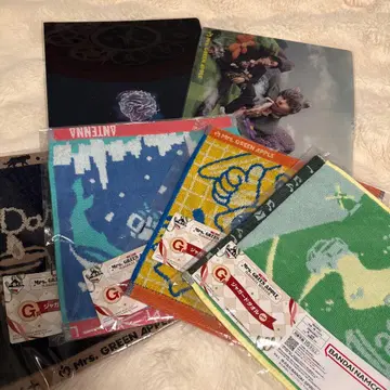 Mrs. GREEN APPLE 타월 4종과 클리어 파일 2종