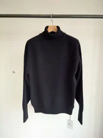 HERILL Black Sheep Turtleneck Size:3