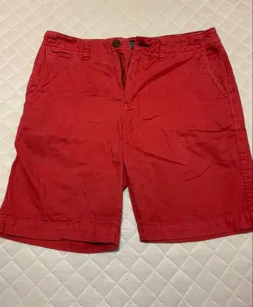 AMERICAN EAGLE OUTFITTERS 레드 숏팬츠