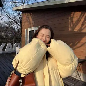 PINUE 볼륨 슬리브 다운 자켓