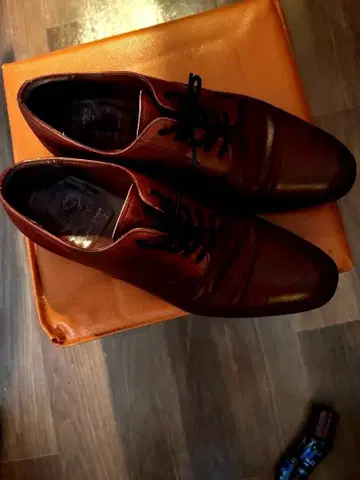 커스텀 그레이 브라운 드레스 신발