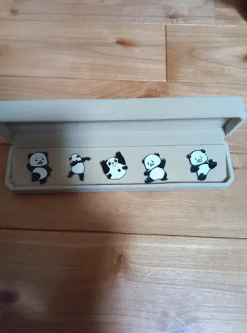 팬더 핀 배지 박스형