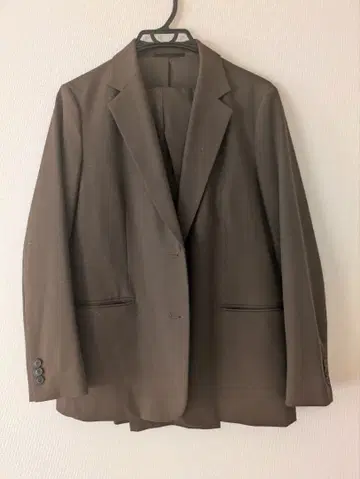 유니클로 비즈니스 수트 셋업 브라운