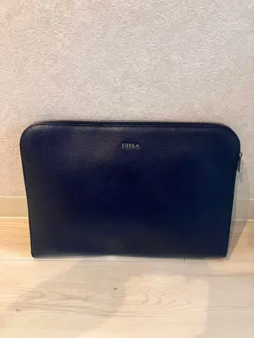 [ 단종/정가 4만 ] FURLA 훌라 남성용 가죽 클러치백 파랑/네이비