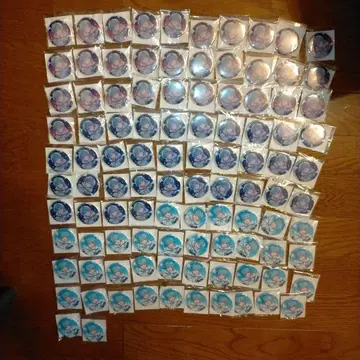 코론 군 하늘색 엔드롤 혜택 캔뱃지