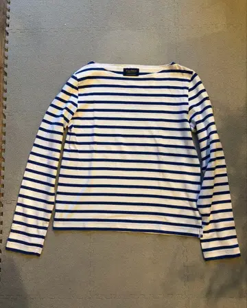 르 미노르 화이트/파랑 스트라이프 긴팔 티셔츠