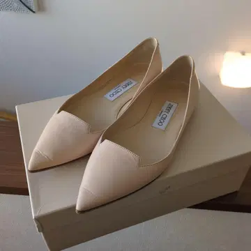 JIMMY CHOO 베이지 플랫슈즈 36