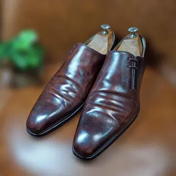 NAGNANNI 마그나니 홀컷 사이드 레이스 플레인토