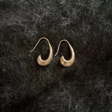 실버 커브 디자인 귀걸이