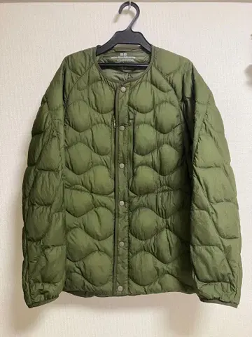 UNIQLO 화이트 마운티니어링 올리브 M