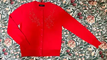 DAMA 빨간색 자수 니트 가디건 미사용품