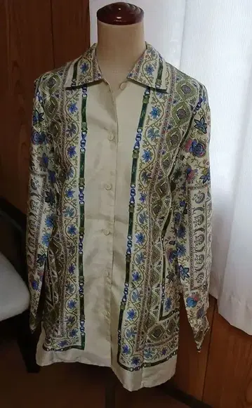 도쿄 블라우스 도쿄 블라우스