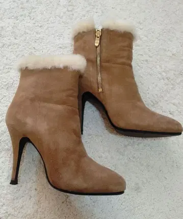 DIANA 스웨이드 무스탕 숏부츠 24.5