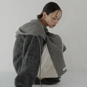 장미 무늬 후드 니트 머플러 차콜 hellam 귀도리