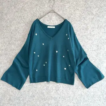 새상품급 [애로우] 별 자수 볼륨 슬리브 V넥 니트 (M) 스타