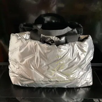 실버 초경량 퀼팅 토트