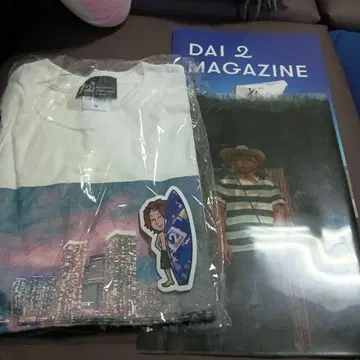 다이니 그룹 썸네일 T셔츠 (도망 생활) / 화이트