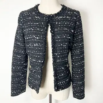 새상품급 월드 쿠 드 샹스 트위드 노카라 자켓 38/M 화이트 블랙