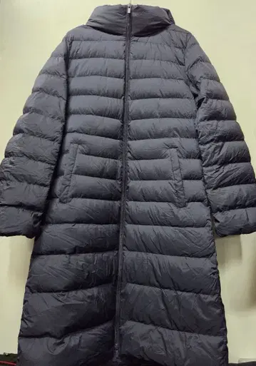 유니클로 다크 그레이 롱 후드 부착 다운 자켓